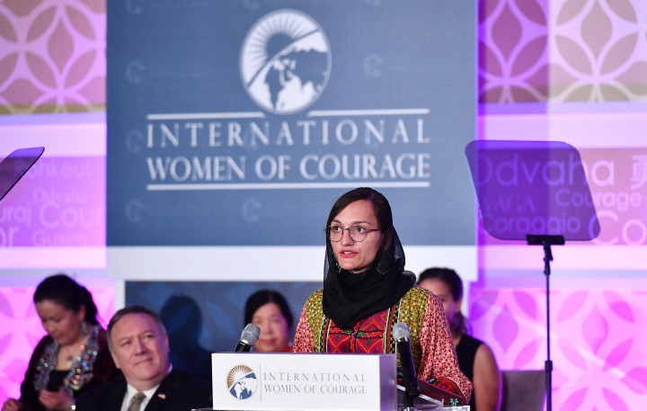 Zarifa Ghafari Washingtonban mond beszédet az International Women of Courage (IWOC) rendezvényén 2020. március 4-én – Fotó: Mandel Ngan/AFP