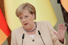 Merkel szankciókat lengetett be Oroszországnak