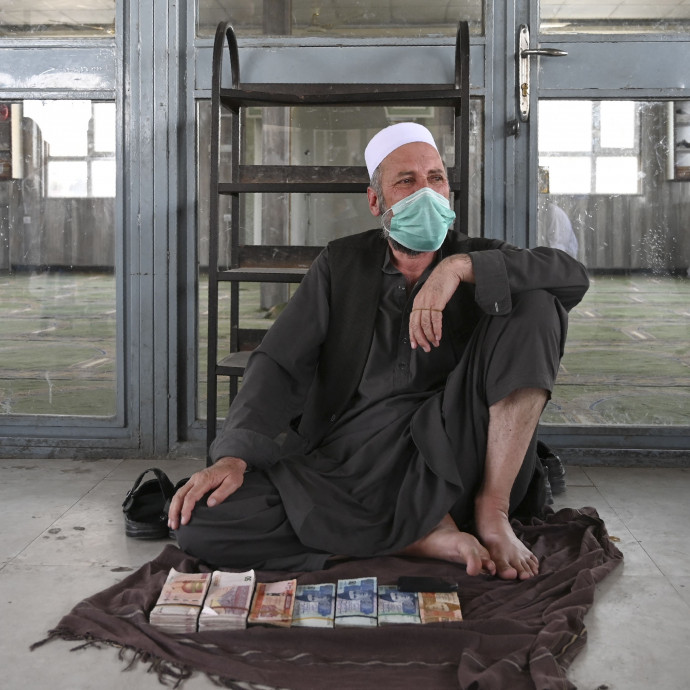 Az ópiumnál is erősebb függőség fenyegeti az afgán gazdaságot