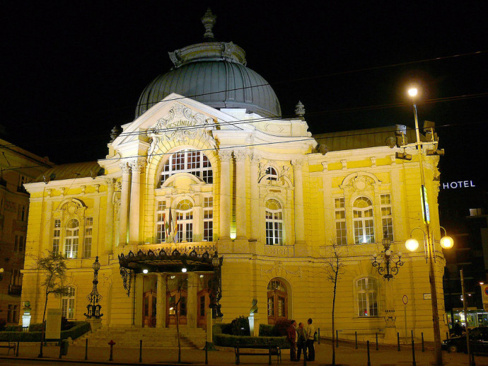 A Vígszínház – Fotó: Terbócs Attila / Wikipédia