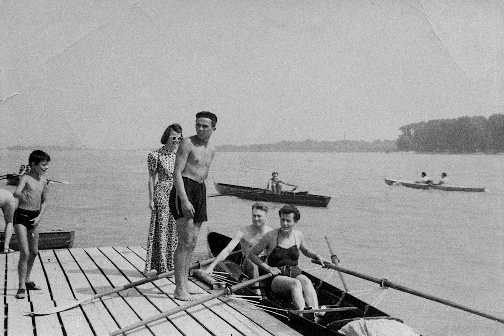 Vízre szállás a Podoletz-csónakházhoz tartozó stégről – Fotó: Kecskés Zoltán archívumából