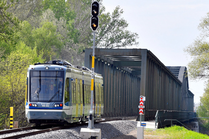 Késő ősszel már az utasok is tesztelhetik a tram-traint