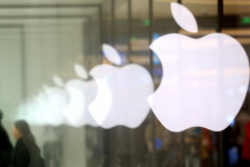 Visszavonulót fújt az Apple, az App Store alkalmazásfejlesztői hamarosan népszerűsíthetik a saját fizetési megoldásaikat
