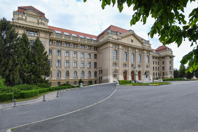Kötelező beoltatniuk magukat a Debreceni Egyetem egészségügyi hallgatóinak