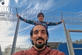 988 nap után megkapta a menedékjogi védelmet a tranzitzóna két utolsó menekültje, apa és fia