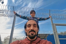 988 nap után megkapta a menedékjogi védelmet a tranzitzóna két utolsó menekültje, apa és fia