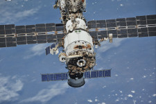 Újabb repedéseket találtak a Nemzetközi Űrállomás falán orosz kozmonauták