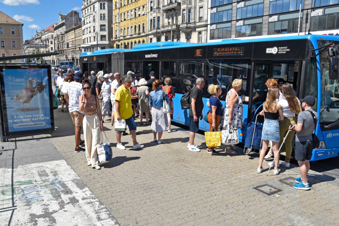 Megszavazták, ingyenes lesz a tömegközlekedés a 14 év alattiaknak Budapesten