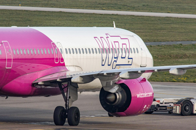 Kötelező lesz az oltás a Wizz Air fedélzeti személyzetének