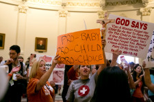Texasban mostantól törvényileg tiltják az abortuszt a terhesség hatodik hetétől