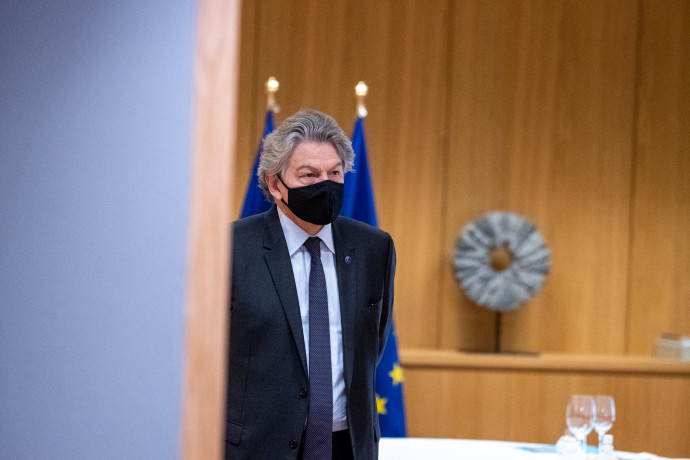 Újabb kormányválság Romániában, Florin Cîțu miniszterelnöknek már nincs többsége
