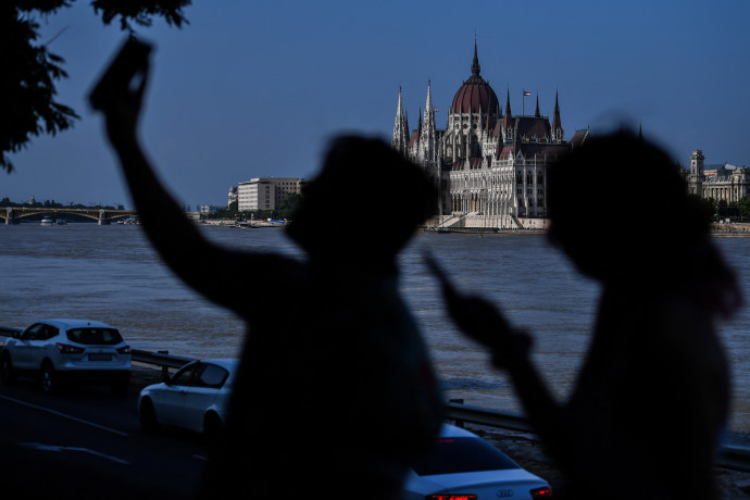 Sokkal többet mobilneteztek idén nyáron a magyarok, mint két évvel korábban, a koronavírus-járvány előtt