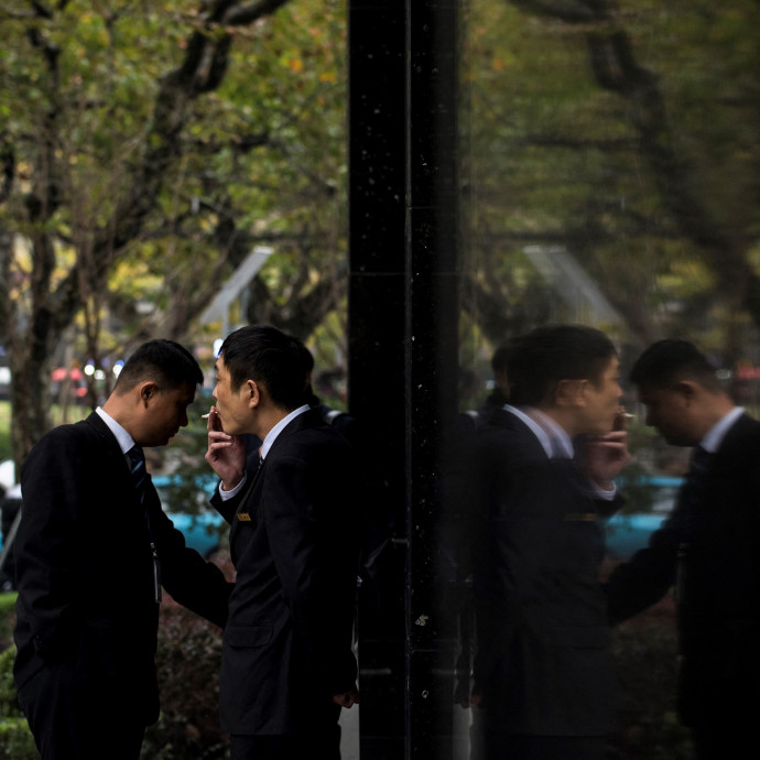 A férfi-női bérszakadék jelentős részét magyarázhatja, hogy ki kivel tölti a cigiszüneteket