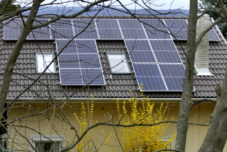 Nem fognak ráfizetni az áramszolgáltató-váltásra a napelemesek