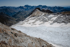 Spanyol kutatók szerint a Pireneusok gleccserei húsz év alatt jégfoltokká zsugorodhatnak