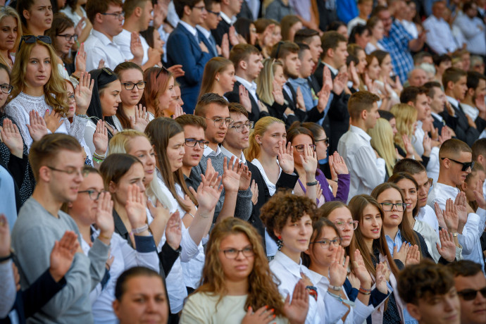 Egyetlen alulteljesítő egyetemistát sem tesznek át fizetős képzésre