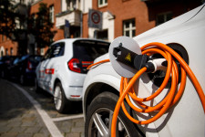 Ausztriában több hibrid és elektromos autót helyeztek forgalomba augusztusban, mint benzinest vagy dízelest