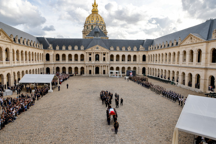 Jean-Paul Belmondo búcsúztatása az Invalidusok udvarán 2021. szeptember 9-én, Párizsban – Ludovic Marin / AFP