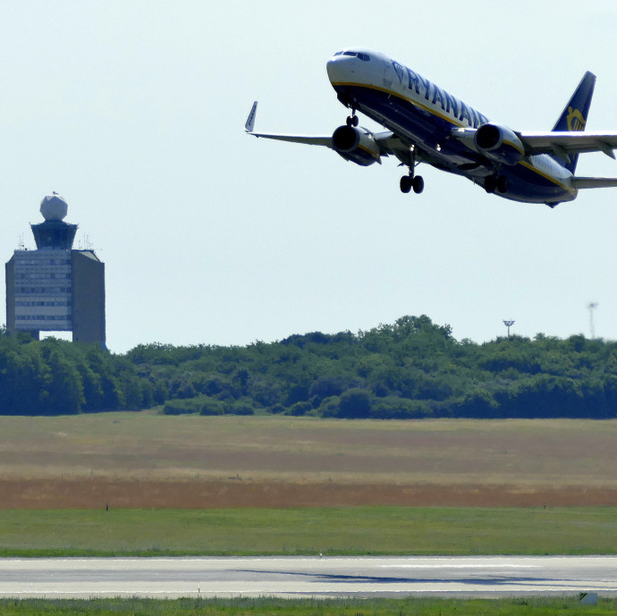 Vinné a magyar állam a ferihegyi repteret, eurómilliárdokba kerülhet