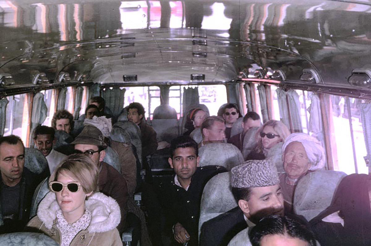 Családi buszkirándulás Pakisztánba – Dr. Bill Podlich