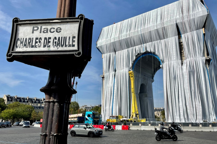 Aki az eredeti Diadalívet szeretné látni, ne most utazzon Párizsba