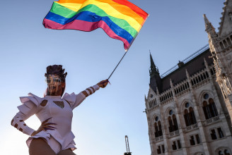Az azonos neműek házasságát minden uniós tagállamnak el kell ismernie az EP állásfoglalása szerint