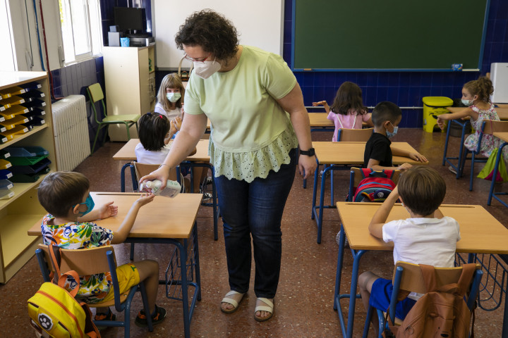 Iskolakezdés egy spanyol általános iskolában Granadában 2021. szeptember 10-én – Fotó: Álex Cámara / NurPhoto / AFP