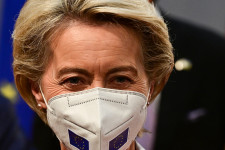 Újabb figyelmeztetést adott az unió, hogy Magyarország a fal felé száguld