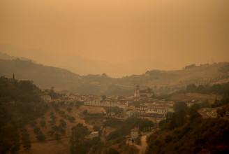 13 ezer focipályányi területet pusztított el a tűz Spanyolországban