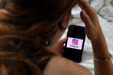 Az Instagram tudja, hogy háromból egy tininek testképzavart okoznak