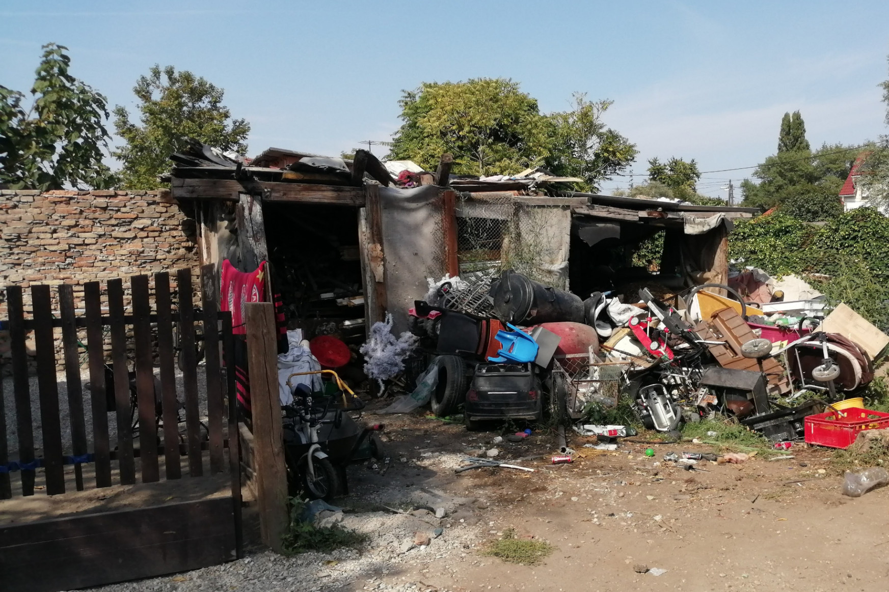 Patkánytanyás,
őrzött saroktelek beépítésre vár