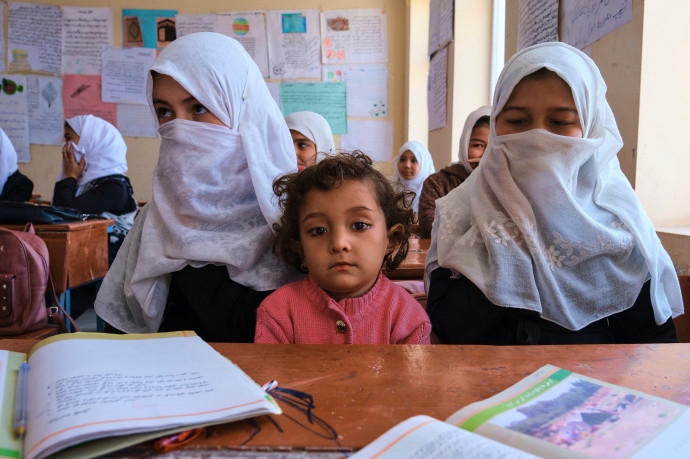 A tálibok gyakorlatilag kizárták a lányokat a középfokú oktatásból