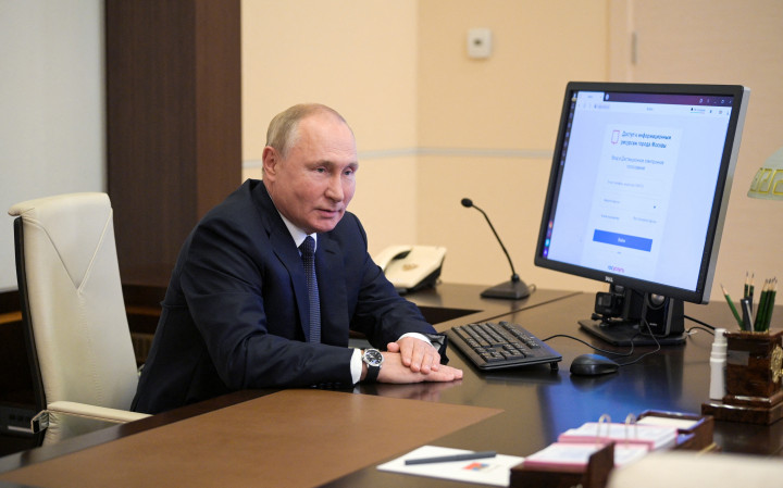 Vlagyimir Putyin orosz elnök online adta le a szavazatát a parlamenti választáson 2021. szeptember 17-én – Fotó: Alexey Druzhinin / Sputnik / AFP
