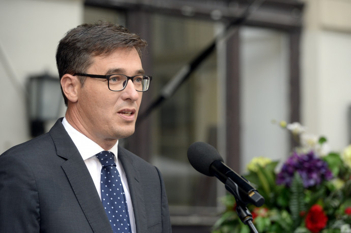 Karácsony: Orbán nem tudja, mi a különbség egy épület és egy intézmény között