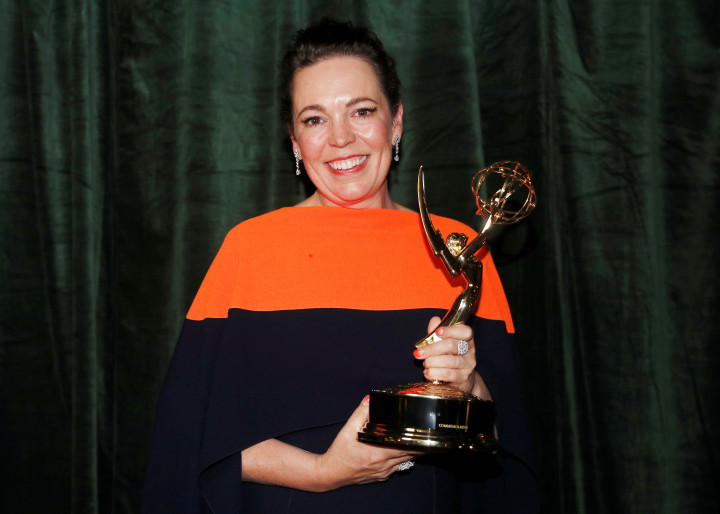 Olivia Colman a legjobb női főszereplő drámasorozatban díjával (A korona) – Fotó: Reuters / Peter Nicholls