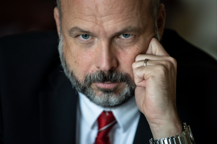 A tehetségek elvándorlása csendes katasztrófa, a Corvinuson egyedi esélyünk van tenni ellene