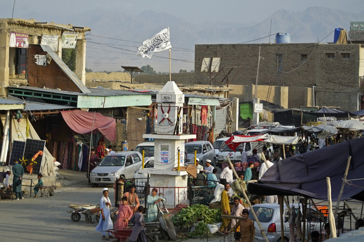 Béke a talibán fehér zászlaja alatt – Fotó: Földes András / Telex