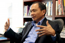 Francis Fukuyama faggatta Karácsony Gergelyt a magyar helyzetről