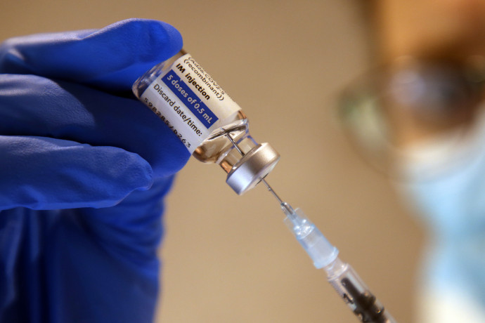 Két dózis a Johnson & Johnson vakcinájából olyan erős védelmet nyújt, mint a Pfizer és a Moderna