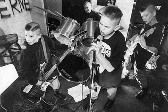 A tízéves gyerekek punkzenekarának alapítói rövid ideig sztárok voltak, de végül a 40-et sem érték meg