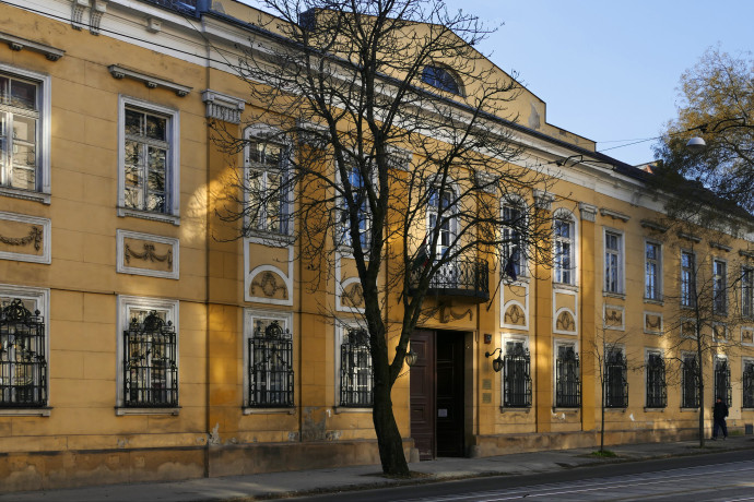 Értékes budai épületeket, telkeket kaphat az SZFE, akár el is adhatja őket