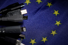 Mire az unió dűlőre jut az egységes mobiltöltő kábelekről, már alig lesznek kábelek