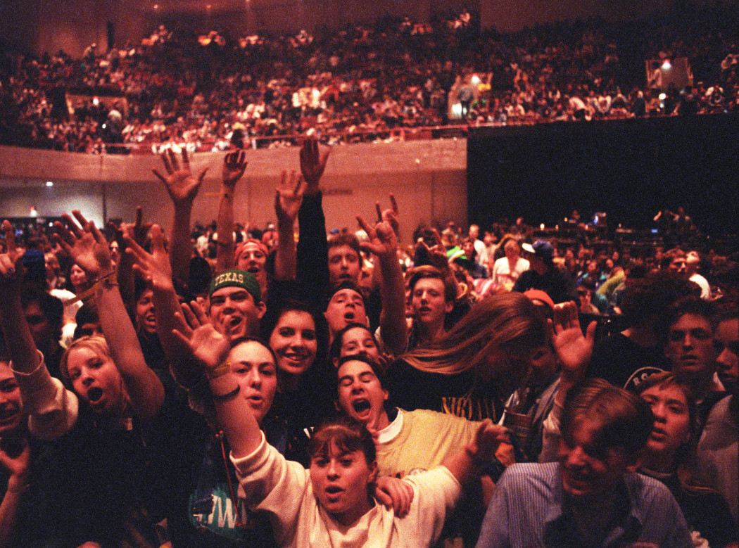 Rajongók egy minnesotai koncerten 1993 decemberében – Fotó: Jim Steinfeldt / Michael Ochs Archives / Getty Images