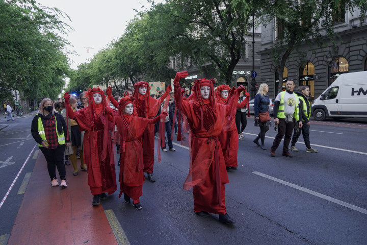 Tüntetők vonulnak a budapesti Andrássy úton – Fotók: Lengyel-Szabó Péter / Telex