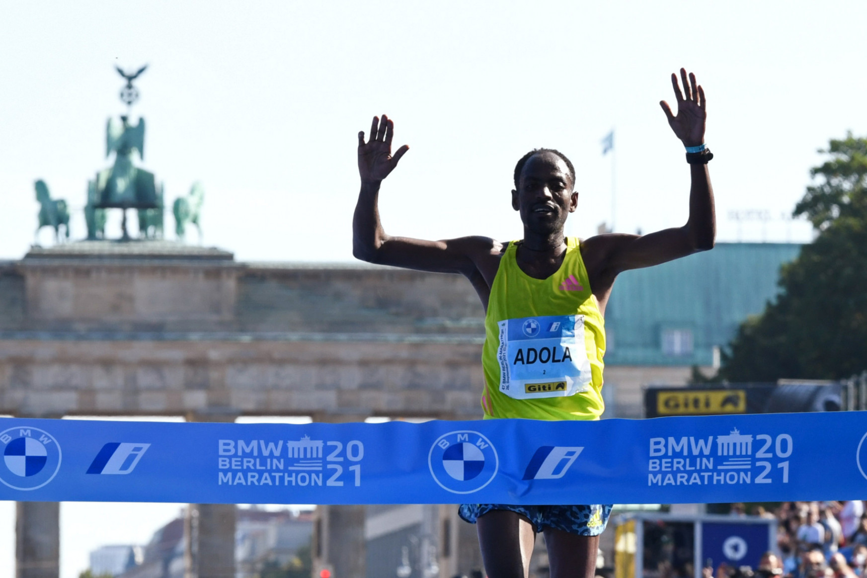 A túl gyors kezdés után a világcsúcs elmaradt a Berlin Maratonon, a favorit Bekele csak harmadik lett