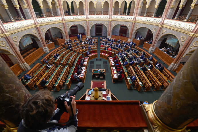 Döntött a fideszes többség: 1630 milliárdot kapnak az egyetemi alapítványok a következő öt évben