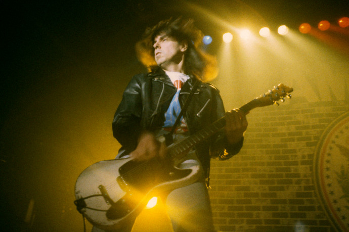 Majdnem 300 millió forintnyi dollárért árverezték el Johnny Ramone egyik gitárját