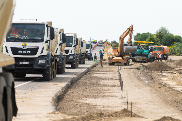 Ki épít nekünk 35 éven át autópályát: a Strabag, Mészáros Lőrincék vagy Abronits Róbert?