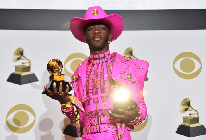 Lil Nas X a két Grammy-díjával – Fotó: Alberto E. Rodriguez / Getty Images / AFP