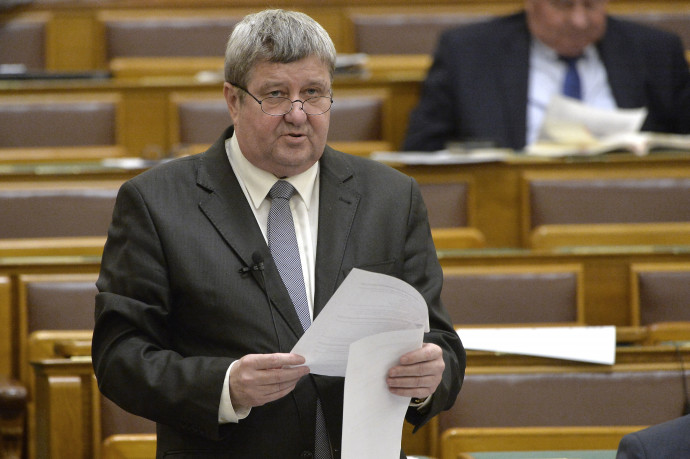 Tállai: Automatikusan kézhez kapják a szülők az adó-visszatérítést